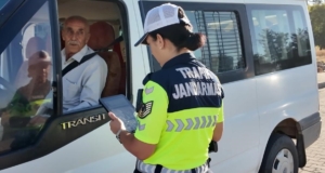 diyarbakirda-jandarma-trafik-denetimleri-17-ilcede-yeni-egitim-ogretim-yili-baslarken-surekliligini-surduruyor-D4zBLmcP.jpg