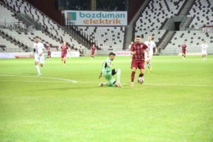 elazigspor-ile-beyoglu-yeni-carsi-1-1-berabere-kaldi-seyircisiz-macta-goller-denklemi-pYZp82tA.jpg