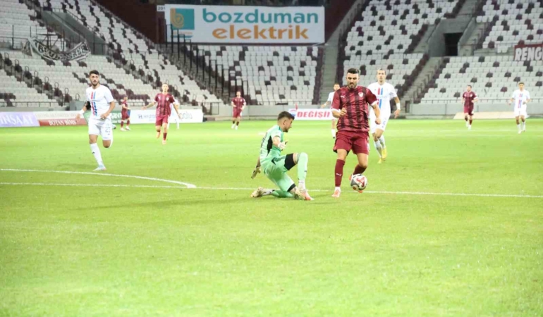 elazigspor-ile-beyoglu-yeni-carsi-1-1-berabere-kaldi-seyircisiz-macta-goller-denklemi-pYZp82tA.jpg