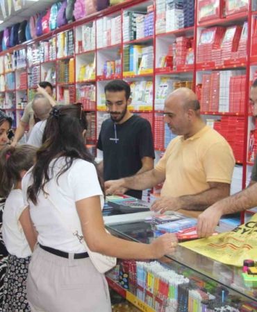gaziantepte-yeni-egitim-yili-hazirliklari-veliler-ve-ogrenciler-kirtasiyede-hareketli-nfw1g1dF.jpg