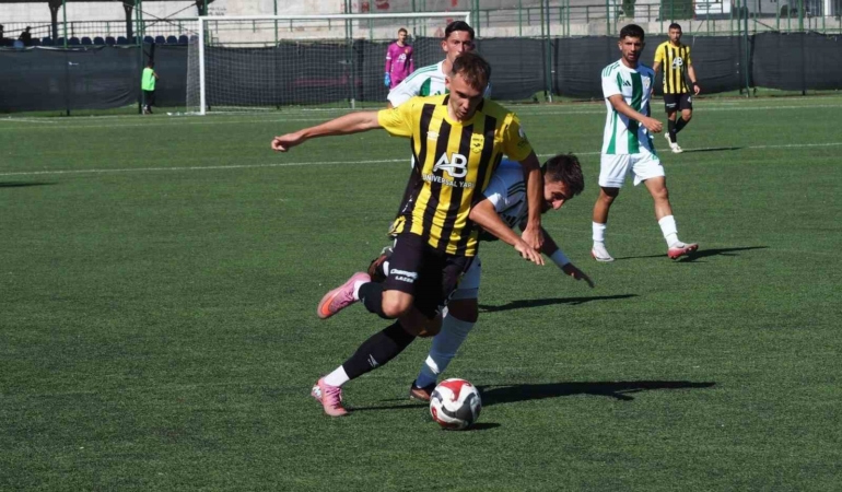 malatya-yesilyurtspor-evinde-adana-01-fkyi-3-2yle-gecti-tur-atladi-DWR1ZG8J.jpg