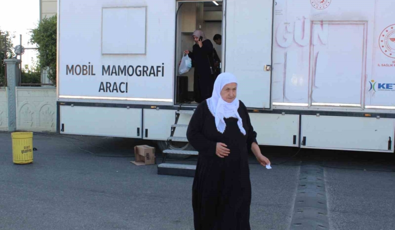 mobil-mamografi-araciyla-erken-teshis-icin-kapilari-aralayan-hizmet-G87iniHw.jpg