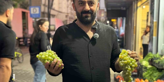 Şemdinli Üzümü Yüksekova Tezgahlarında Günlük Taze Lezzetler