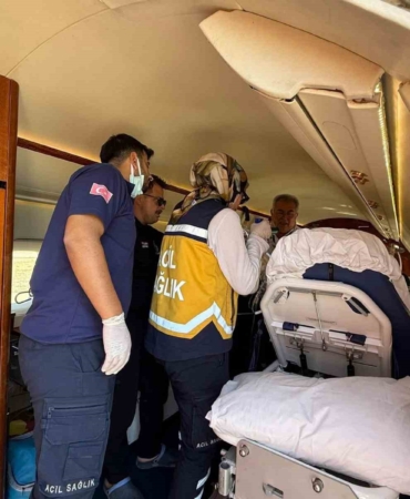 siirtten-istanbula-sepsis-icin-hizli-nakil-ambulans-helikopterle-ozel-hastaneye-transfer-1cUXqzen.jpg