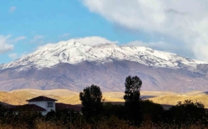 suphan-dagi-yuksek-zirvesi-beyaza-burundu-ilk-kar-manzaralari-ve-fotografcilarin-ilgisi-dxR6IH9T.jpg