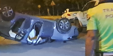 sur-ilcesinde-otomobil-takla-atti-3-yarali-olay-yerinde-inceleme-baslatildi-NZrvTzPu.jpg