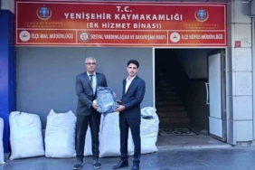 tkdk-ve-yenisehir-belediyesi-is-birligiyle-ogrencilere-sirt-cantasi-ve-kirtasiye-destegi-YOZYjf6j.jpg