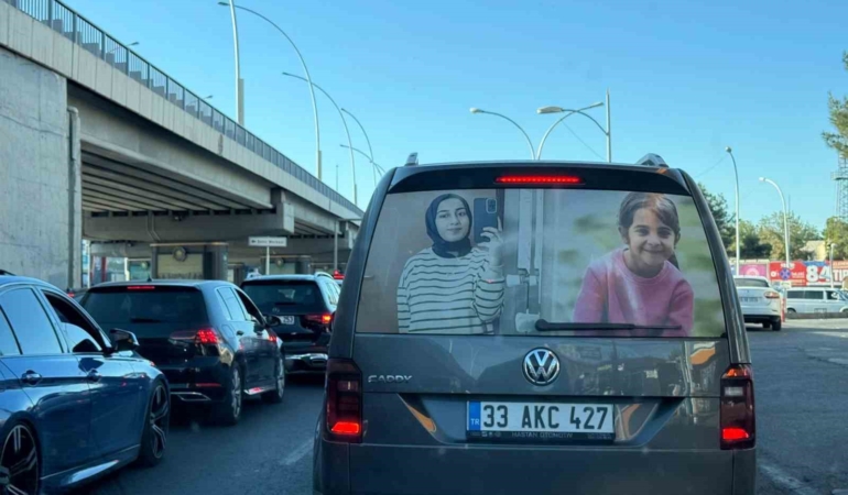 unutulmayan-iki-genc-yasami-icin-duyarlilik-mesaji-narin-ve-rojin-icin-hatira-posteri-hZw9qadG.jpg