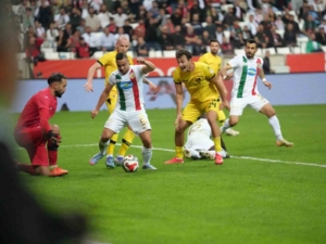 amed-sportif-faaliyetler-ile-istanbulspor-0-0-bitirdi-11-hafta-karsilasmasinin-ozeti-Jd3zQ1M9.jpg