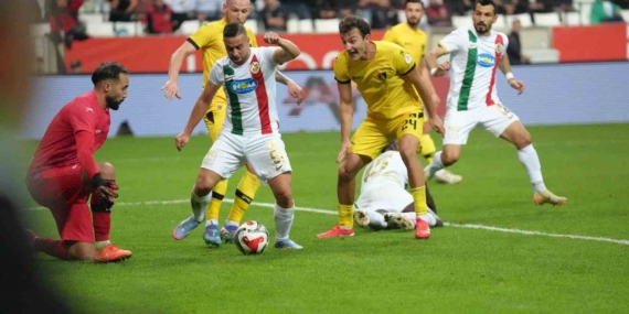 amed-sportif-faaliyetler-ile-istanbulspor-0-0-bitirdi-11-hafta-karsilasmasinin-ozeti-Jd3zQ1M9.jpg