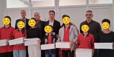 cermikte-300-ogrenciye-ayakkabi-yardimi-dayanisma-ve-destek-haberi-jYmSm9WF.jpg