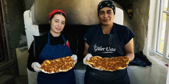 Dağ Evinin Şirin Lokantası: Çoruh Ailesiyle Doğal Lahmacun ve Pide Deneyimi