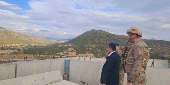 dicle-kaymakami-mustafa-atistan-mehmetcilere-moral-ziyareti-ve-bolge-bilgilendirmesi-IfzjSIDs.jpg