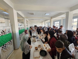dicle-sehrinde-ogrenciler-ve-velilerden-filistine-destek-yardim-etkinligi-lJGEYEWD.jpg