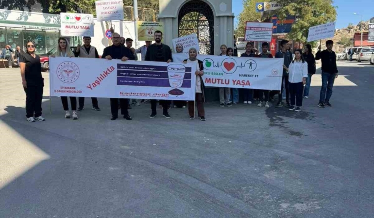 diclede-saglik-calisanlarindan-yaslilar-icin-farkindalik-yuruyusu-kM8ART3T.jpg