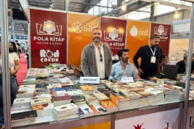 diyarbakir-9-kitap-fuari-yazarlar-ve-okurlar-imza-gununde-bulustu-x3gyylCG.jpg