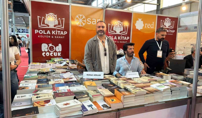 diyarbakir-9-kitap-fuari-yazarlar-ve-okurlar-imza-gununde-bulustu-x3gyylCG.jpg