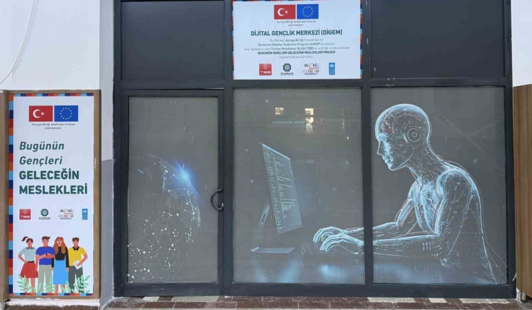 diyarbakir-digem-genclere-dijital-meslek-kapilarini-aralayan-yeni-nesil-egitim-merkezi-7Hl5AY9u.jpg
