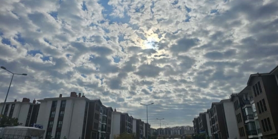 elazigda-sirrokumulusbulutlari-goz-aliyor-gokyuzunde-buz-kristalleriyle-dolu-bir-safak-UVdDXBtv.jpg