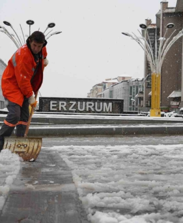 erzurumda-sabah-kar-ve-uyum-bolgede-kara-son-dakika-degisimleri-CZcznisu.jpg