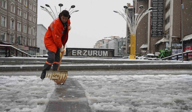 erzurumda-sabah-kar-ve-uyum-bolgede-kara-son-dakika-degisimleri-CZcznisu.jpg