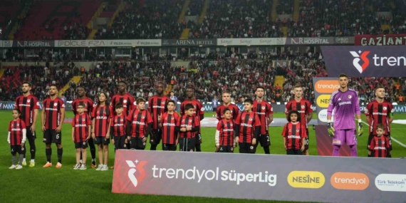 gaziantep-fk-vs-fenerbahce-22-dakikada-sari-lacivertler-avantaji-4EimVSER.jpg