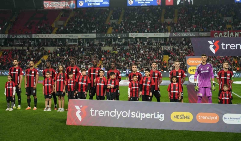 gaziantep-fk-vs-fenerbahce-22-dakikada-sari-lacivertler-avantaji-4EimVSER.jpg