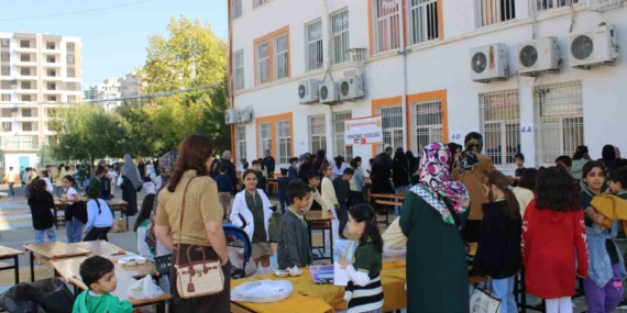 gazze-icin-dayanisma-hantepe-egitim-sehitleri-ilkokulundan-yardim-kampanyasi-Q8LMIOjU.jpg