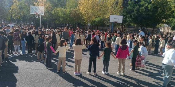 Kayapınar Hantepe Eğitim Şehitleri İlkokulunda Deprem Tatbikatı: Hazırlık ve Tahliye Uygulaması