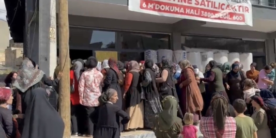 Mazıdağı Halı Mağazasında Büyük İndirim Yağmuru: Sabaha Karşı Kuyruklar