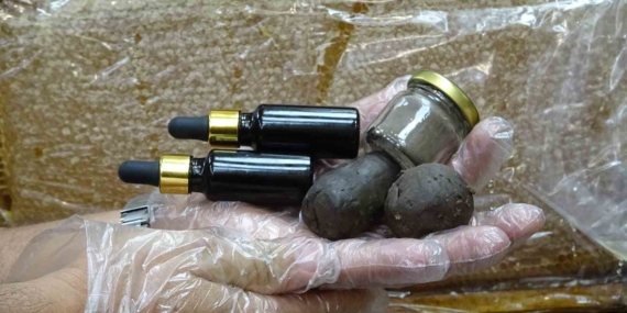 pervari-yaylalarinda-propolis-uretimi-dogal-sifa-icin-dogal-uretim-hik-yesi-8lkBTXvr.jpg