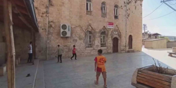 Silvan Belediye Camiinin Depremler Sonrası Durumu ve Toplumdaki Etkisi