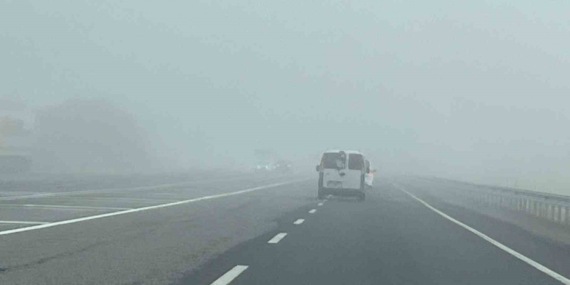 sisli-yolda-kars-georgiya-yolu-icin-uyarilar-ve-gorus-mesafesi-dususu-pOq1hMFi.jpg