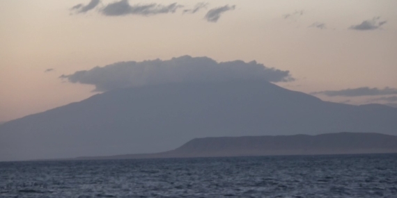 Süphan Dağı Zirvesinde Time-Lapse: Bulutların Dansı ve Göl Manzarası