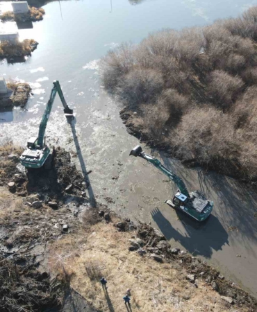 ardahanda-kura-nehrinde-temizlik-ve-yatagi-duzenleme-calismalari-baslatildi-O9aMzWS4.jpg