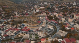bitlisin-sonbahar-manzaralari-tarihi-carsi-ve-kaleyle-buyuleyen-dron-goruntuleri-RZVA5c3V.jpg