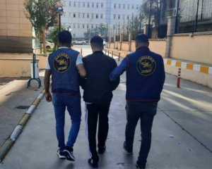 diyarbakir-jandarma-operasyonunda-82-supheli-haklarinda-kesinlesmis-hapis-cezasiyla-yakalandi-dZTsS2Rp.jpg