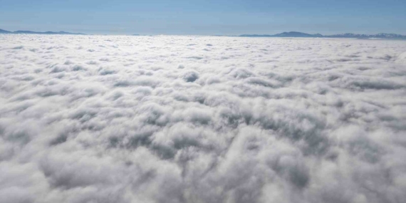 Elazığ’da Sisli Gökyüzünde Dronla Görüntülenen Anlar