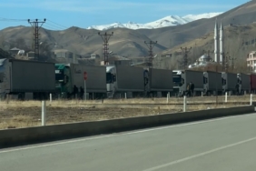 esendere-sinir-kapisinda-tir-kuyruklari-suruyor-iran-kaynakli-aksakliklar-devam-ediyor-KPdsuXtp.jpg