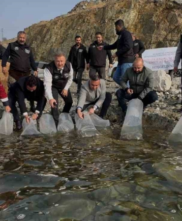 karakaya-baraj-golune-420-binden-fazla-yavru-balik-birakildi-surdurulebilirlik-icin-ar-ge-yogun-faaliyet-3sDbmT1j.jpg