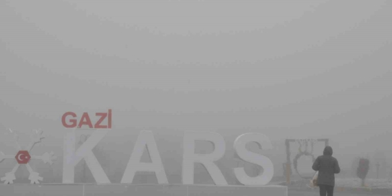 Kars’ta Yoğun Sis: Görüş Mesafesi 5 Metreye Düşüyor