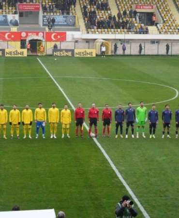 mus-spor-kulubu-5-0lik-galibiyetle-yeni-mersin-idman-yurdunu-teselli-ettirdi-ajkY5b5V.jpg