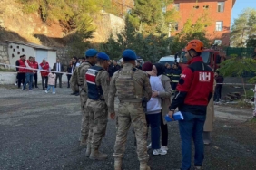 siirt-deprem-tatbikatinda-kurtarma-eforlari-ve-yasanan-panik-anlari-mpaOYUJ5.jpg