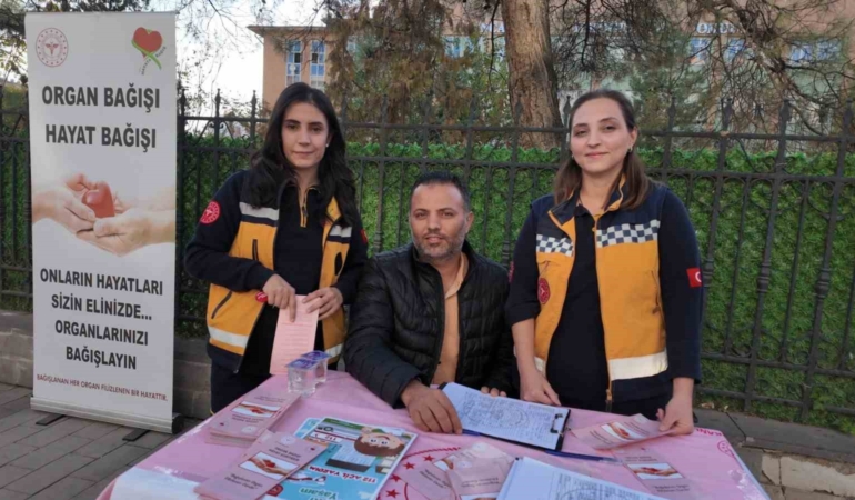 siirtte-organ-bagis-haftasi-stantlarinda-tum-organ-bagisi-icin-cagri-EVsg8BKy.jpg