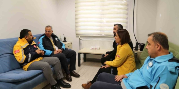 112 Acil Çağrı Merkezi Ziyaretinde İl Sağlık Müdürü Emre Asiltürk’ten Personel Destek ve Moral Hamlesi