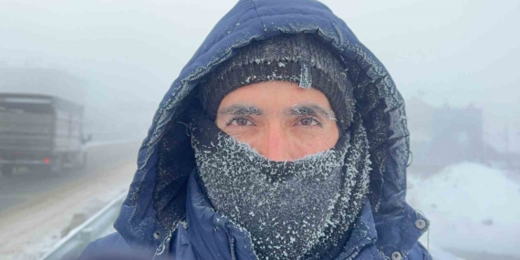 Ağrı’da Şiddetli Soğuklar: Binalarda Buz Sarkıtları ve Doğada Donmuş Peyzaj