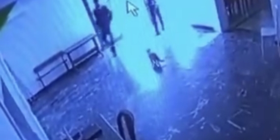 Alacakaya Belediyesi Salonu’nda Kediyle Yaşanan Olayın Kameralara Yansıyan Anları