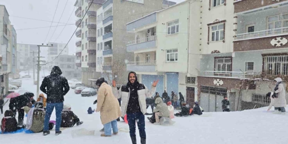 Çermik’te Kar Sevinci: Yılların Özlemi Çocukların Kahkahalarıyla Geri Geldi