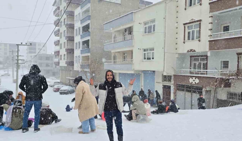cermikte-kar-sevinci-yillarin-ozlemi-cocuklarin-kahkahalariyla-geri-geldi-FgcuTKEz.jpg