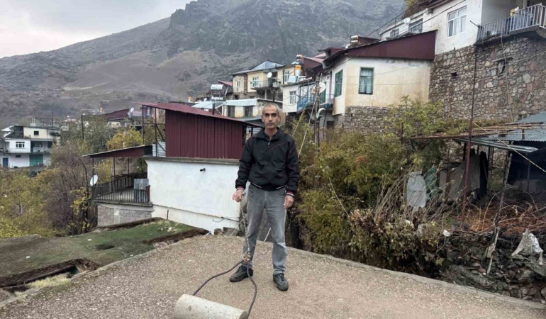 cunguste-kisin-toprak-evlerde-yasam-ve-damlar-icin-zorlu-onlemler-UYPhp2EM.jpg